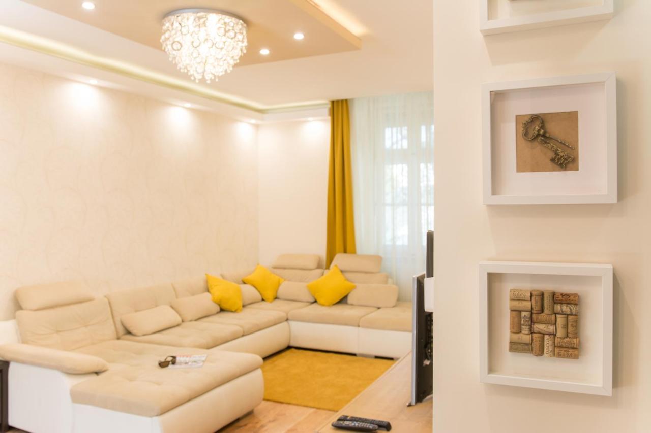 Cork Apartman Eger Esterno foto