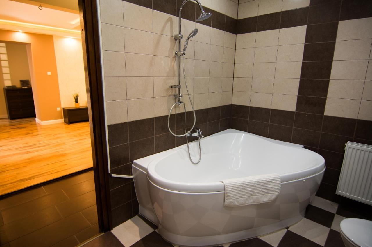 Cork Apartman Eger Esterno foto