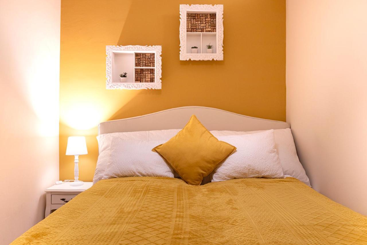 Cork Apartman Eger Esterno foto