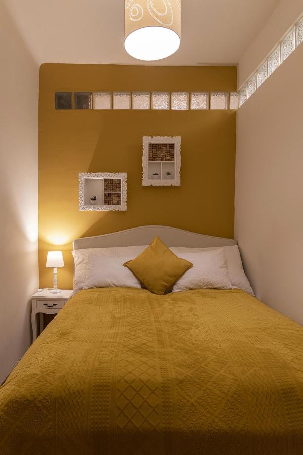 Cork Apartman Eger Esterno foto